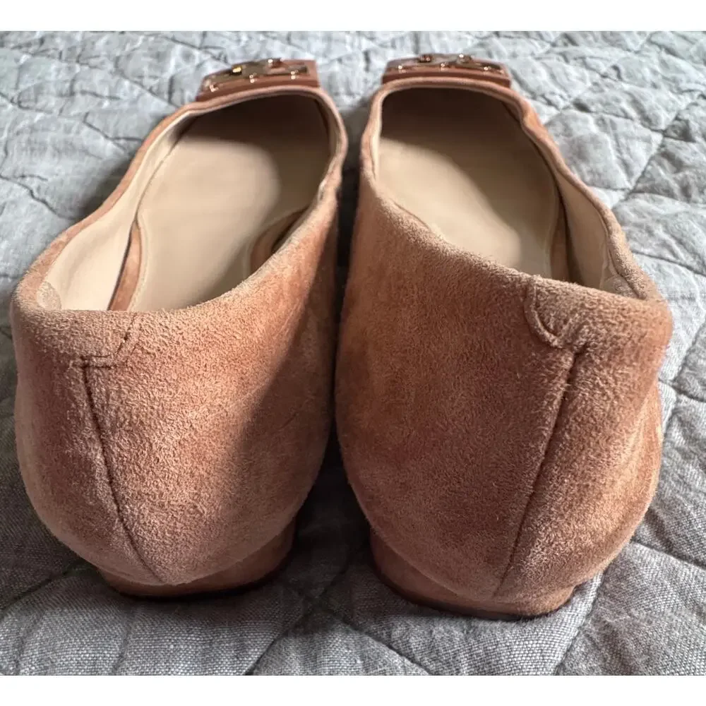 Tory Burch Gigi Tan Suede Leather Prominent Gold Logo Low Pump Shoes 7.5